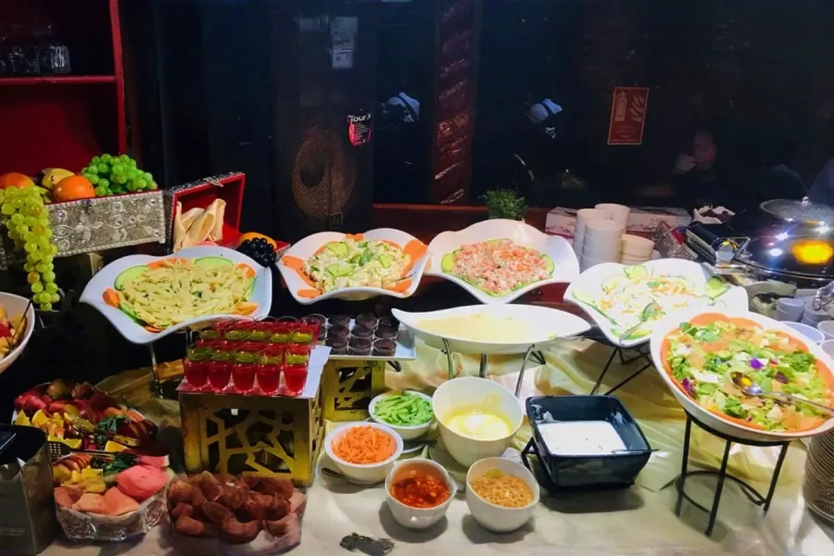 Dubai Creek Dhow Dinner — experience photo 2